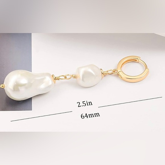 Pearl Statement long dangle earrings - Picture 2 of 3